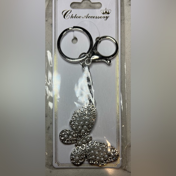Silver and Faux Pearl Butterfly Keychain Bag Charm New In Package - Picture 2 of 3